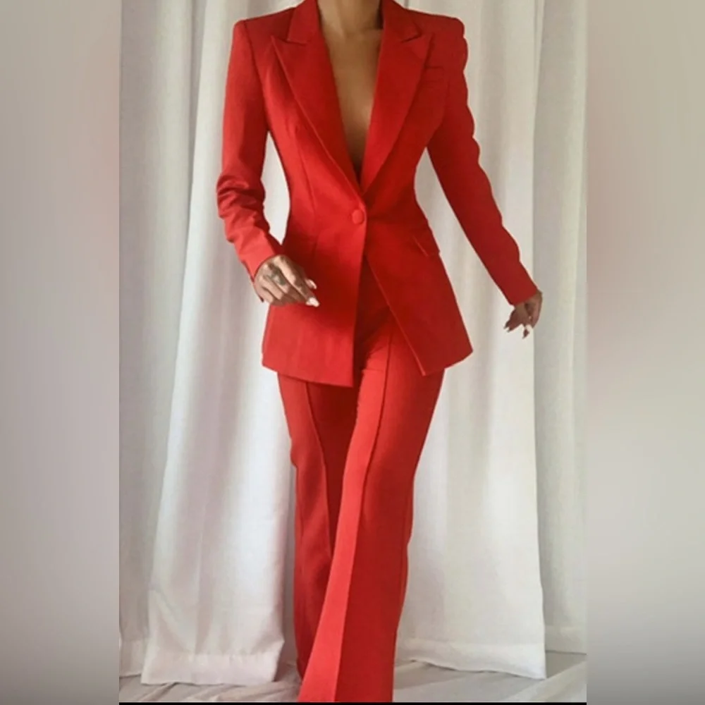 Stunning Women two pieces Red Suit - Picture 1 of 8